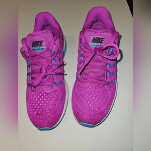 Nike Women Zoom Vomero Purple & Blue Sz 10